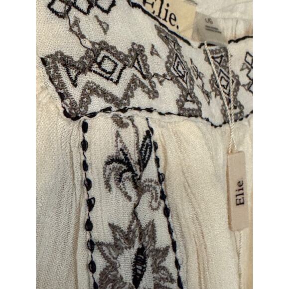 NWT Elie Tahari Embroidered Gauze Peasant top L - Picture 4 of 7